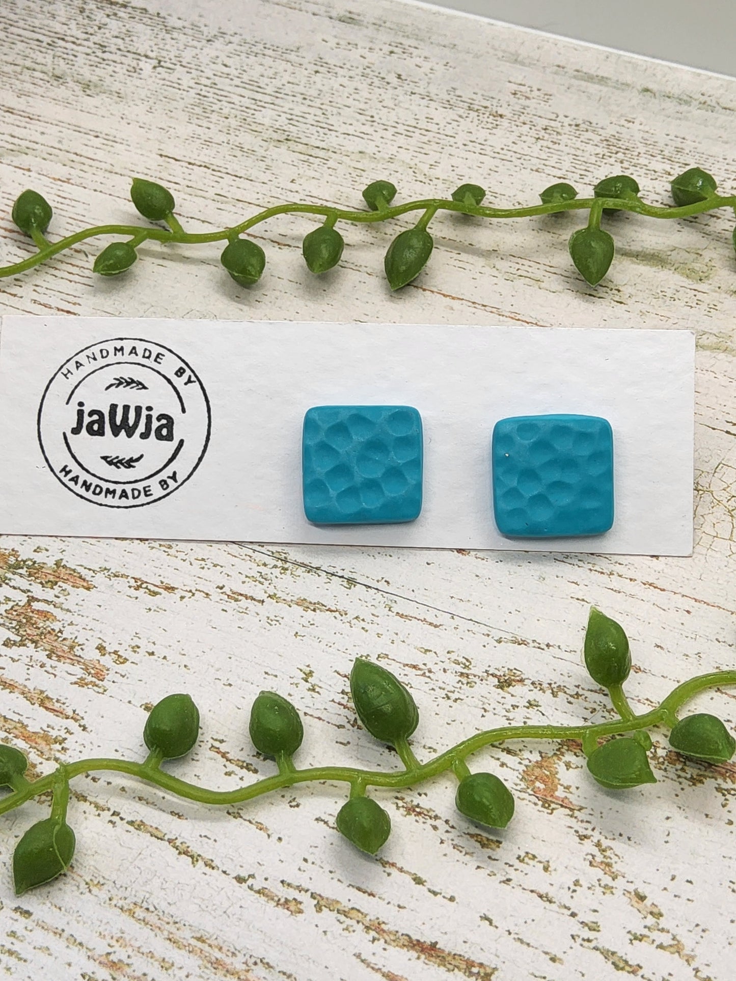 TURQUOISE HAMMERED POLYMER CLAY STUD EARRINGS