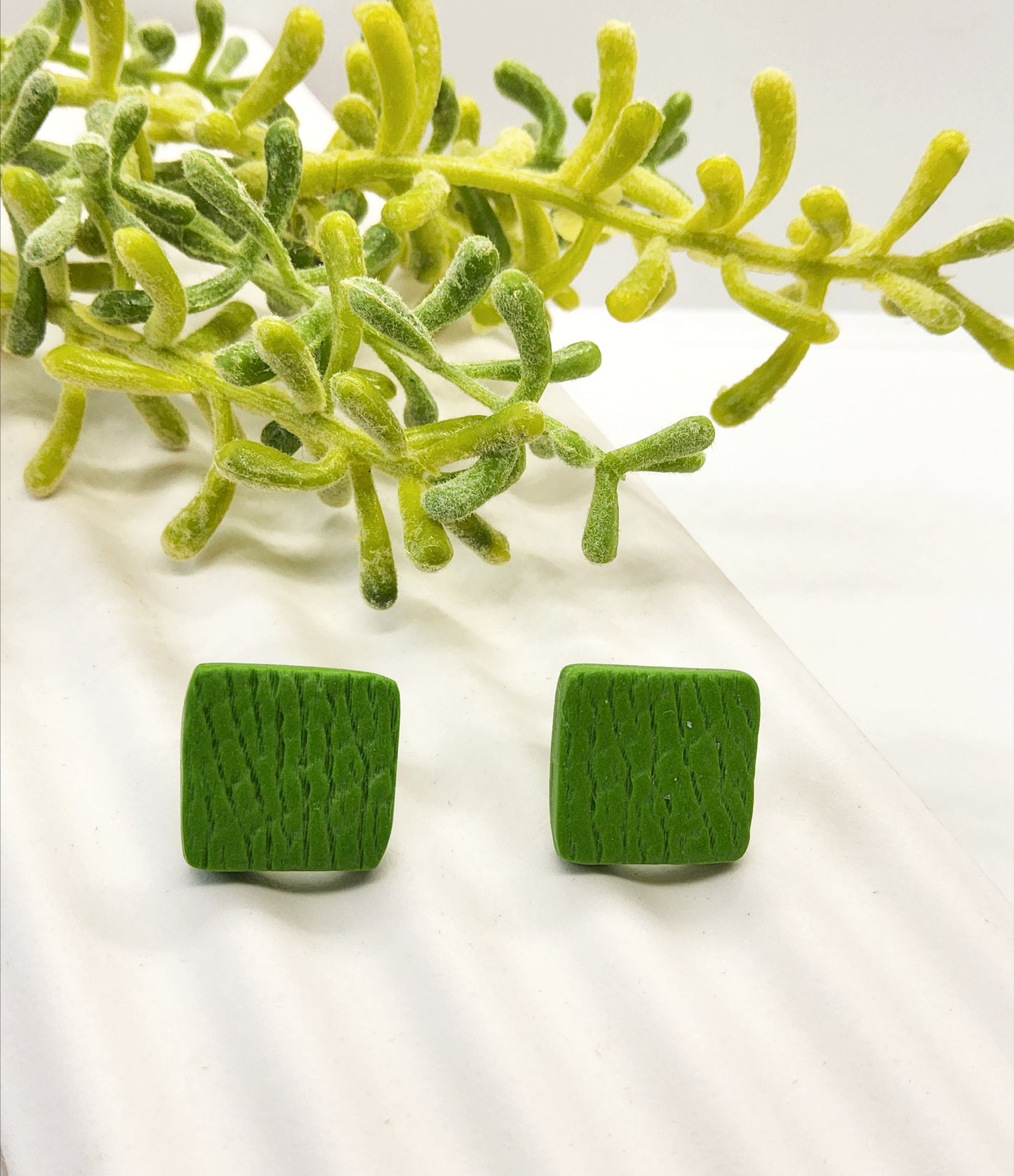 GREEN LEATHER EFFECT POLYMER CLAY STUD EARRINGS
