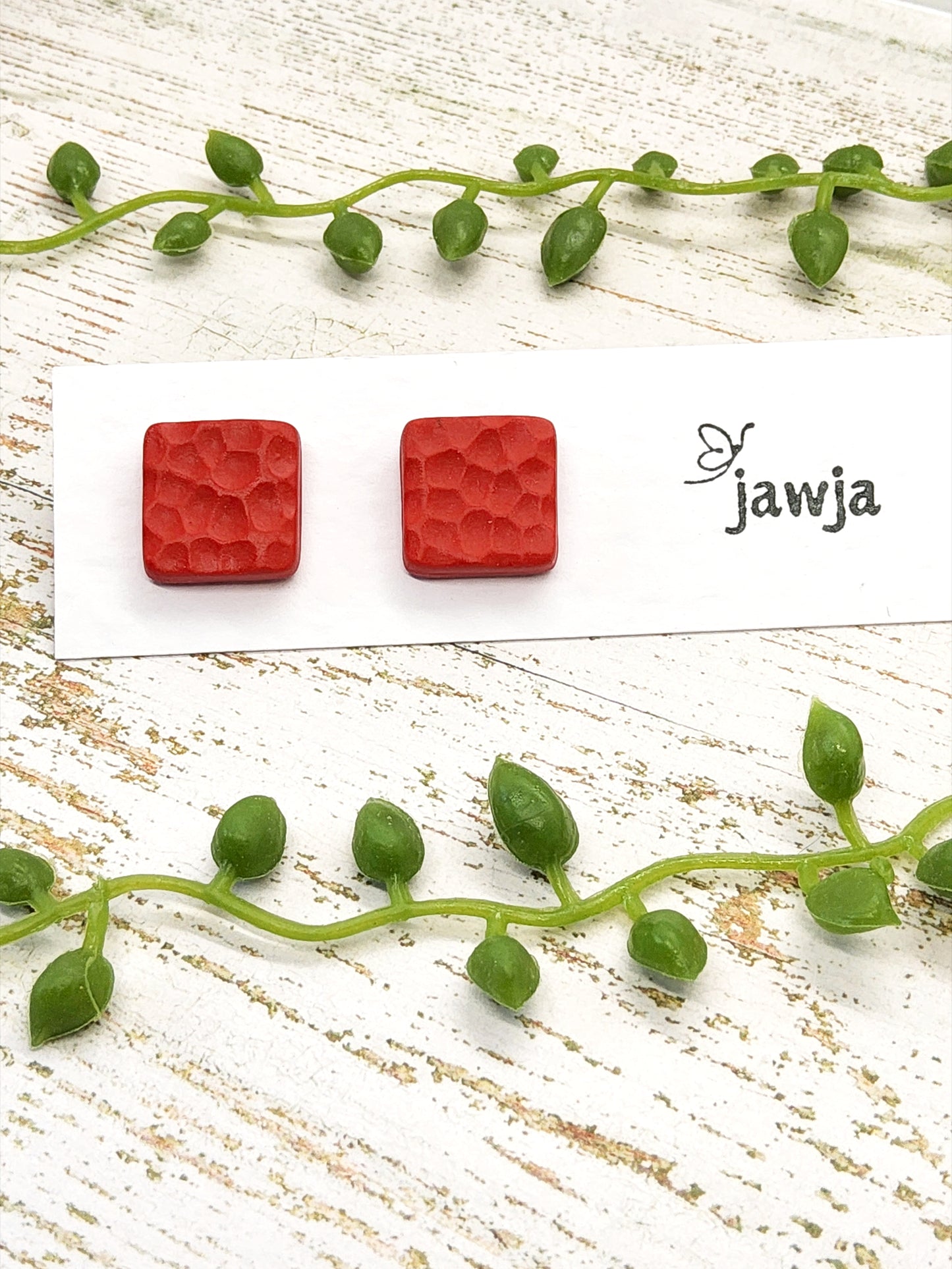 RED HAMMERED POLYMER CLAY STUD EARRINGS