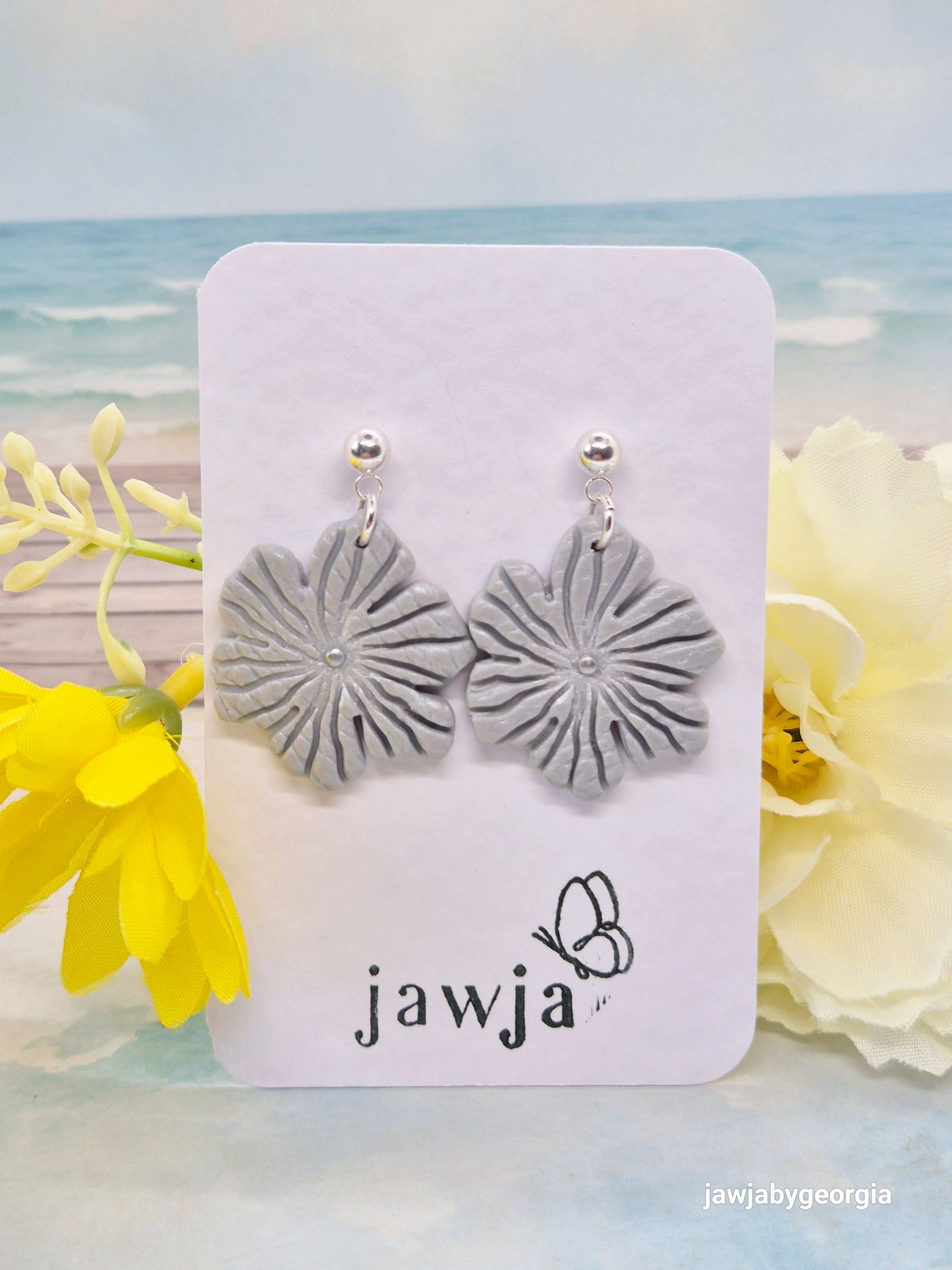 GREY FLOWER POLYMER CLAY EARRINGS