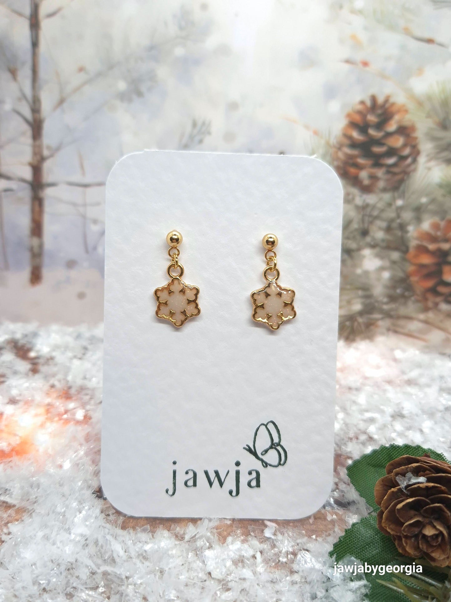 WHITE SNOWFLAKE POLYMER CLAY EARRINGS