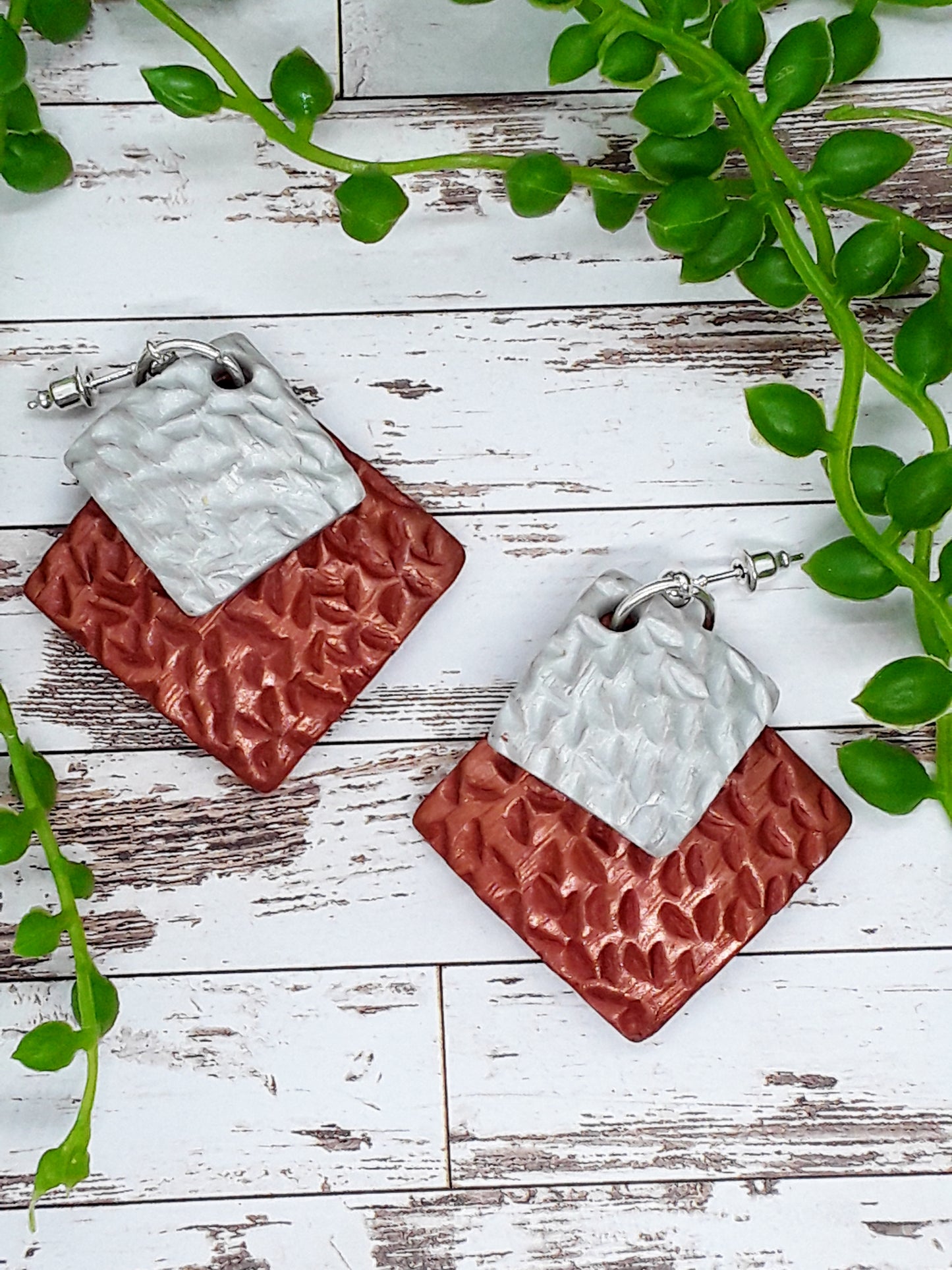 HAMMERED TEXTURE METALLIC POLYMER CLAY EARRINGS