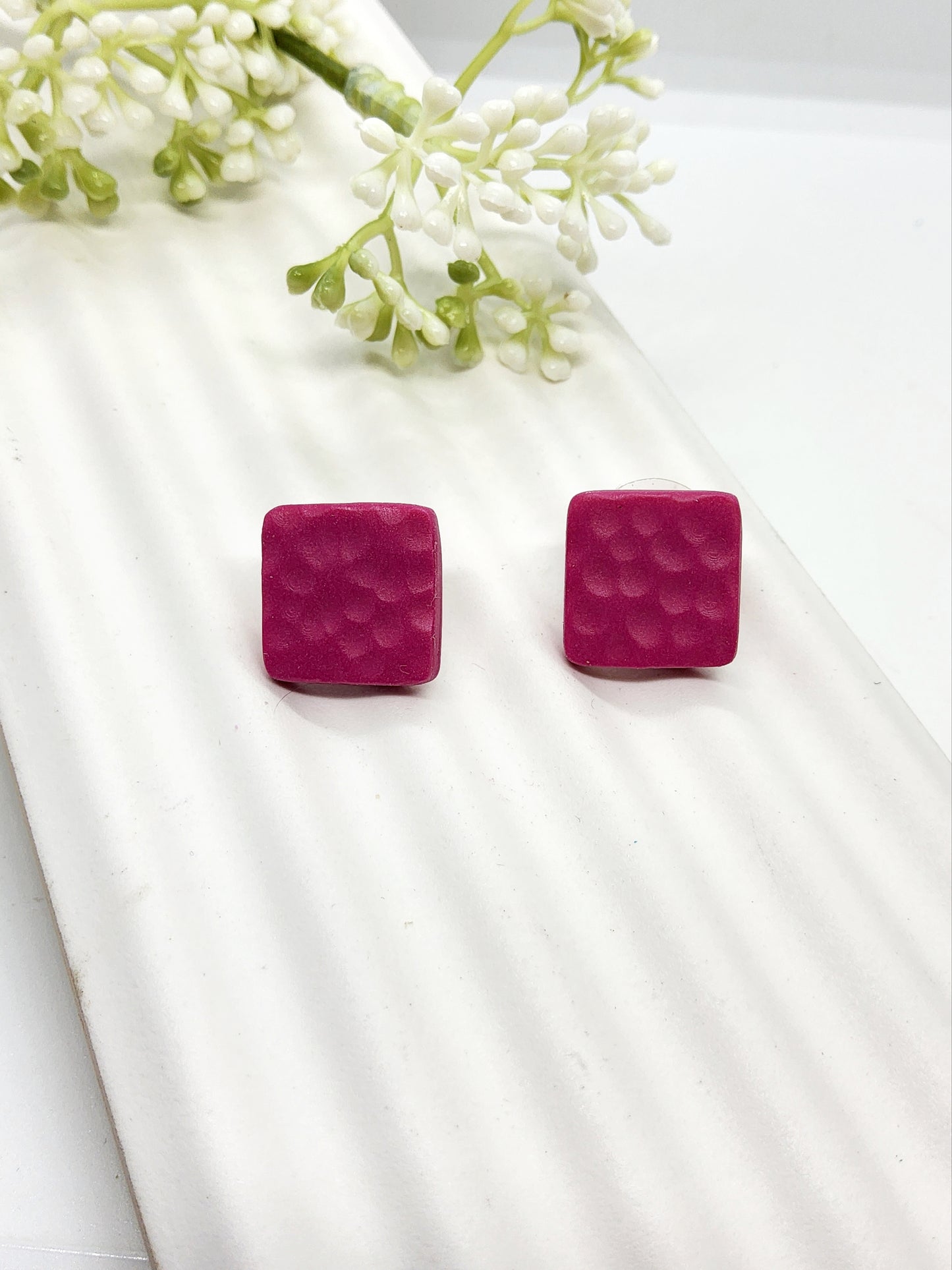 FUSCHIA HAMMERED EFFECT POLYMER CLAY STUD EARRINGS