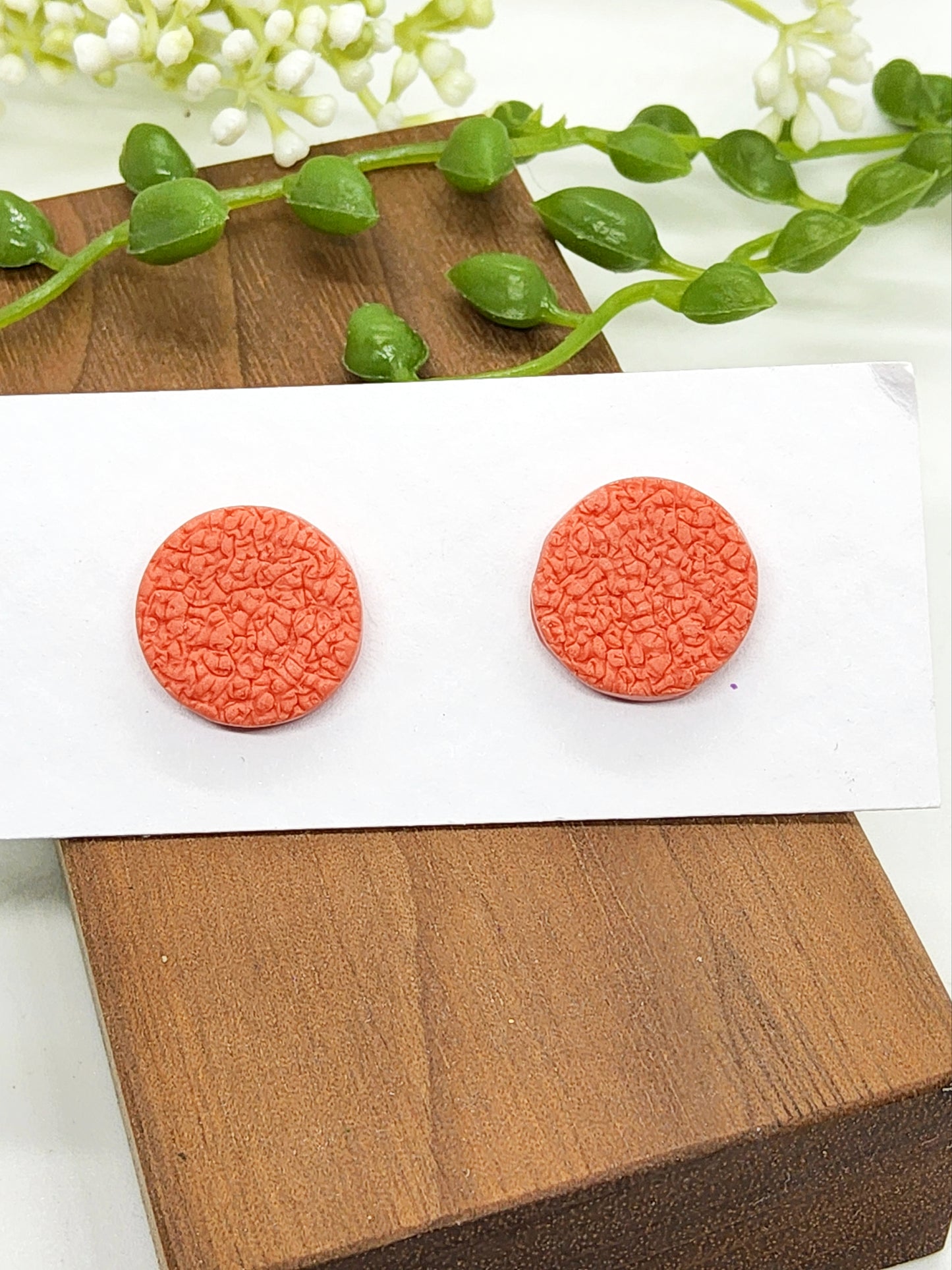 CORAL TEXTURED STUD EARRINGS