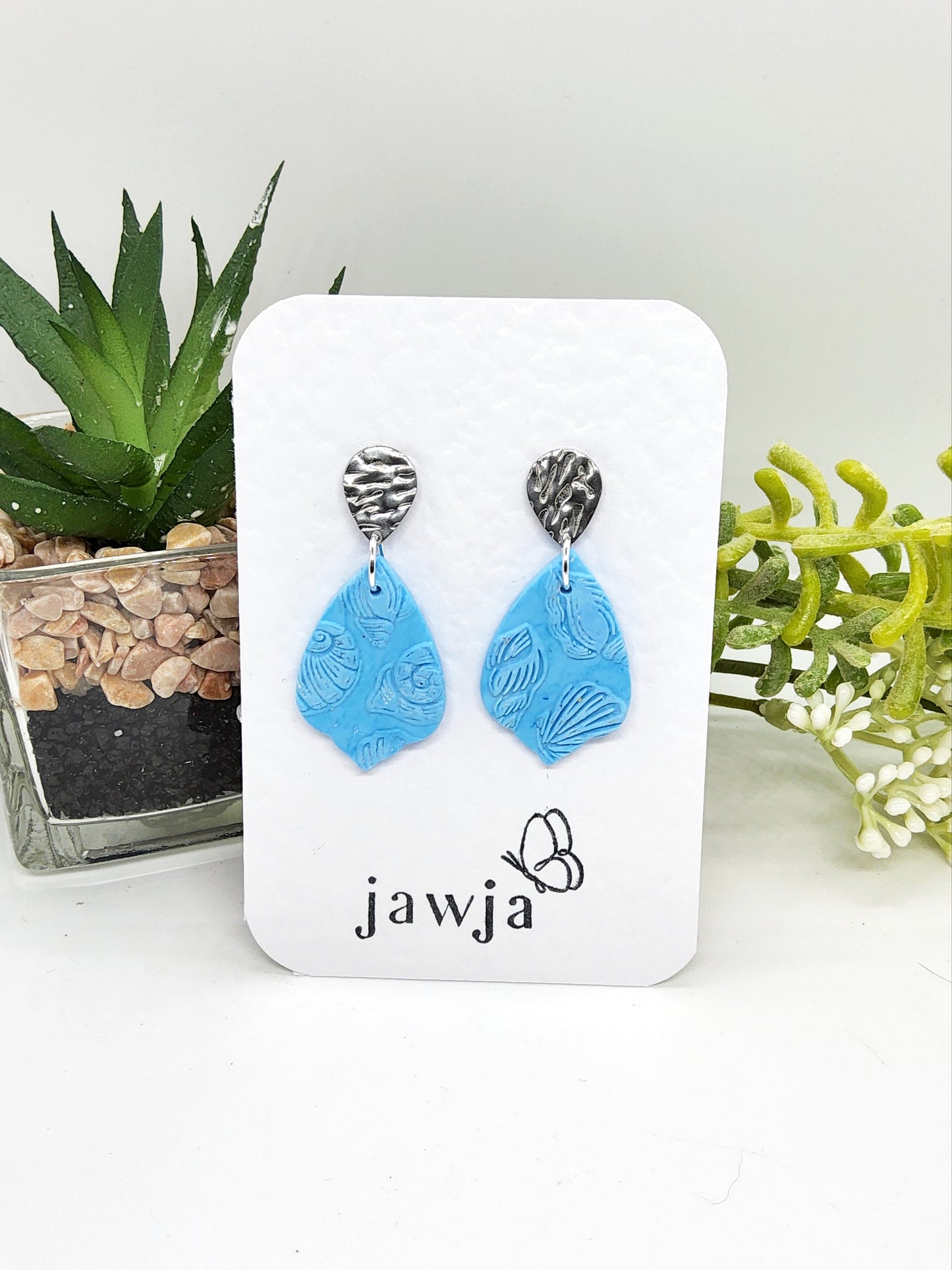 MOTTLED BLUE SEASHELL PATTERNED POLYMER CLAY EARRINGS