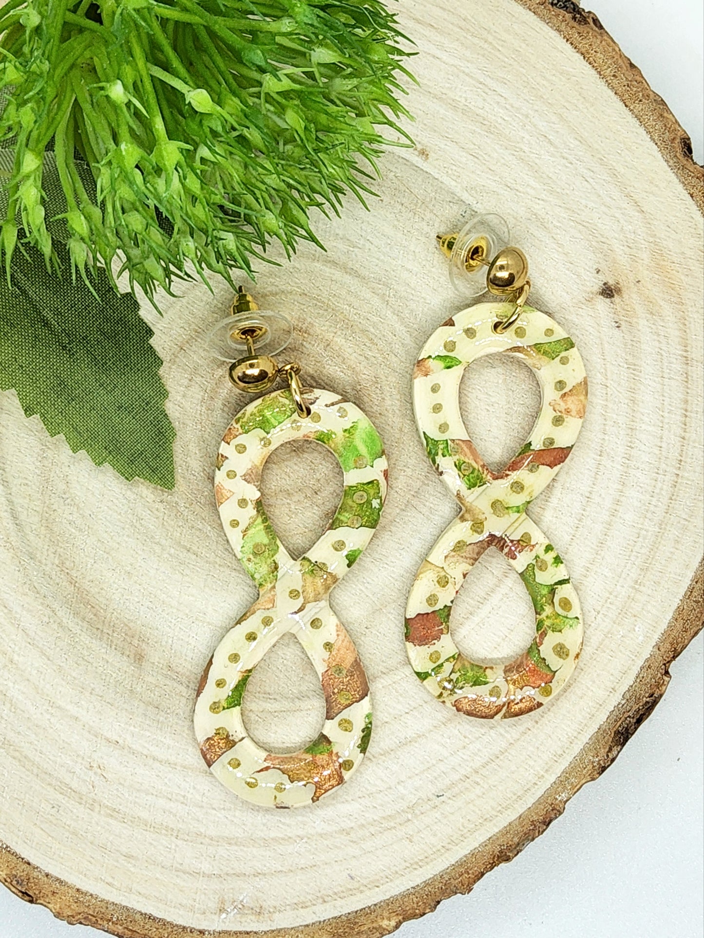 INFINITY SHAPES IN CREAM, GREEN, GOLD AND APRICOT POLYMER CLAY EARRINGS