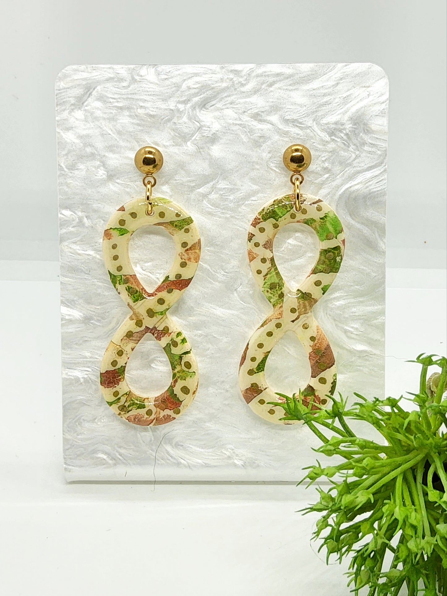 INFINITY SHAPES IN CREAM, GREEN, GOLD AND APRICOT POLYMER CLAY EARRINGS