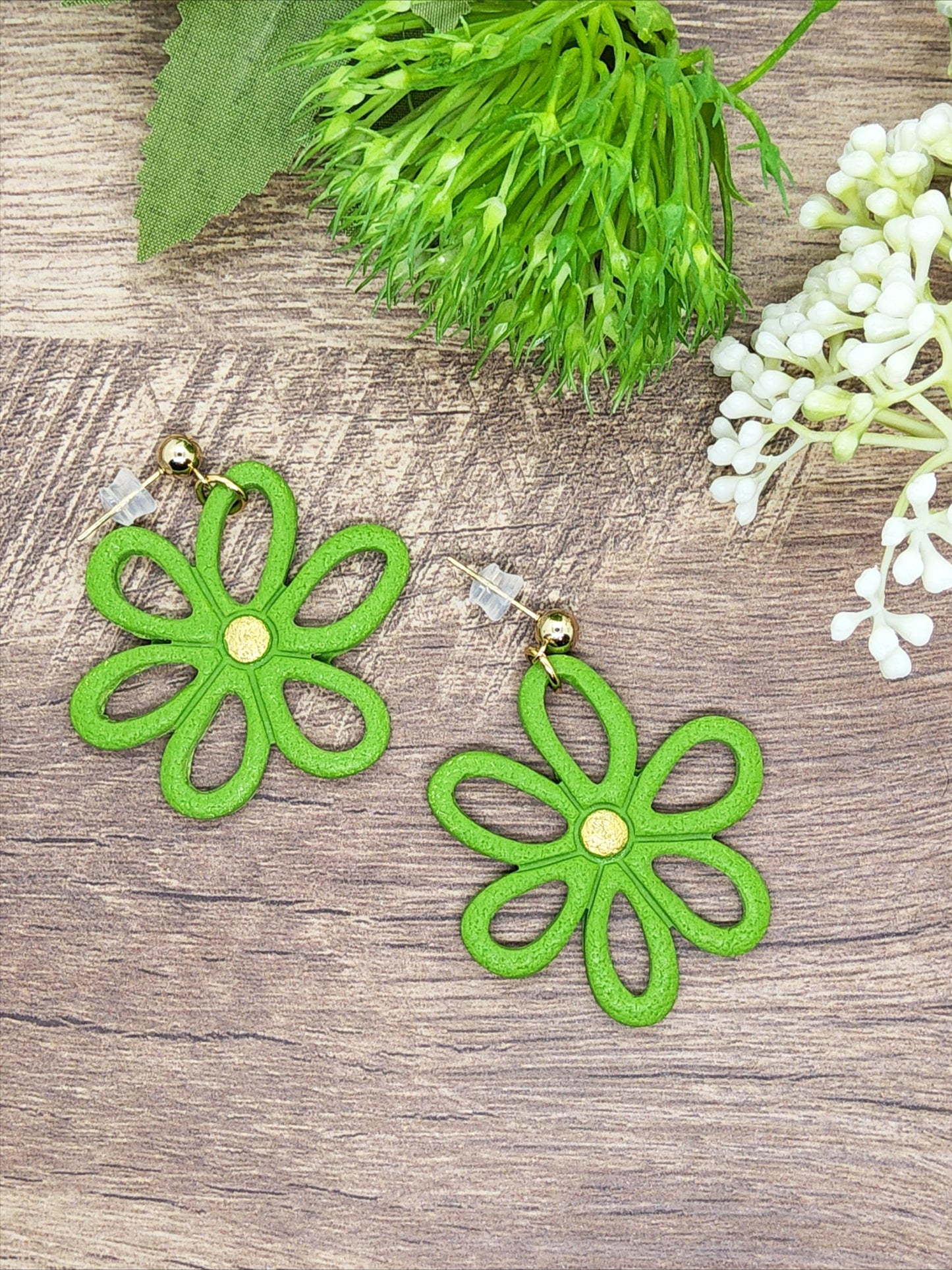 BRIGHT GREEN OPEN DAISY POLYMER CLAY EARRINGS