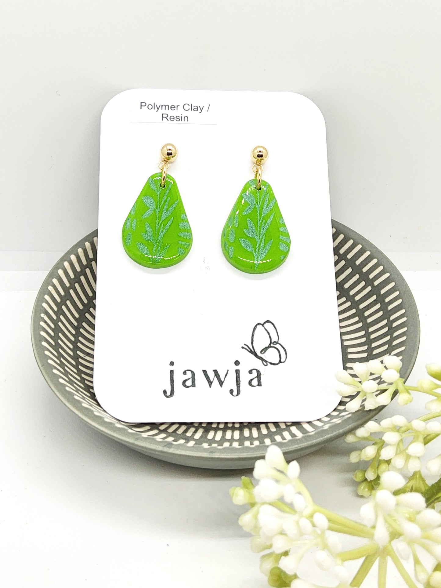 VIBRANT GREEN WLEAF PATTERN POLYMER CLAY EARRINGS