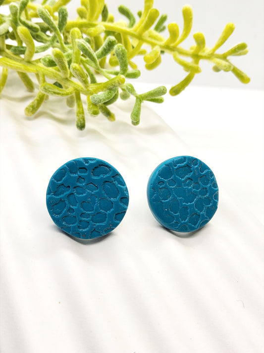 BRIGHT TEAL ANIMAL TEXTURED POLYMER CLAY STUD EARRINGS