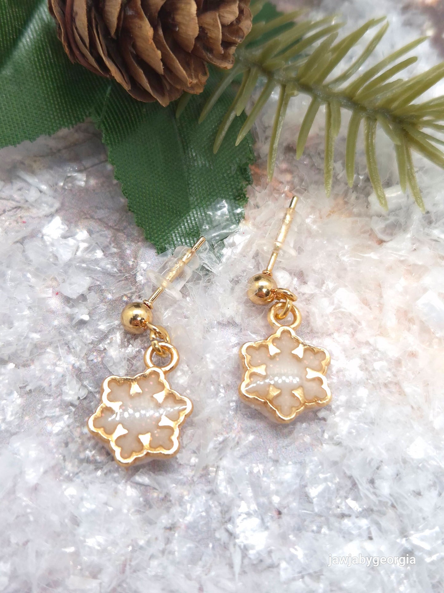 WHITE SNOWFLAKE POLYMER CLAY EARRINGS