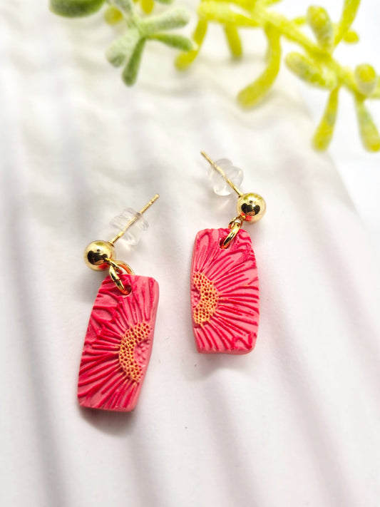 CORAL AND GOLD DAISY POLYMER CLAY EARRINGS