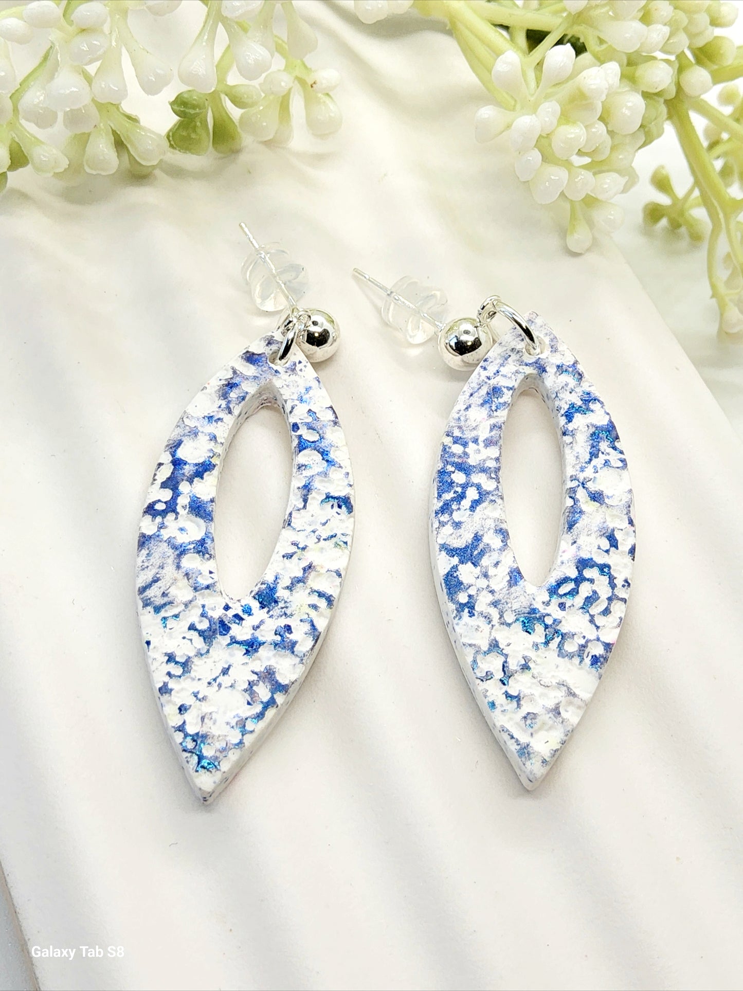 WHITE AND METALLIC BLUE POLYMER CLAY EARRINGS