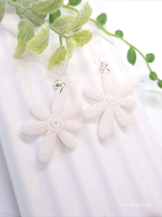 WHITE FLOWER PETAL POLYMER CLAY EARRINGS