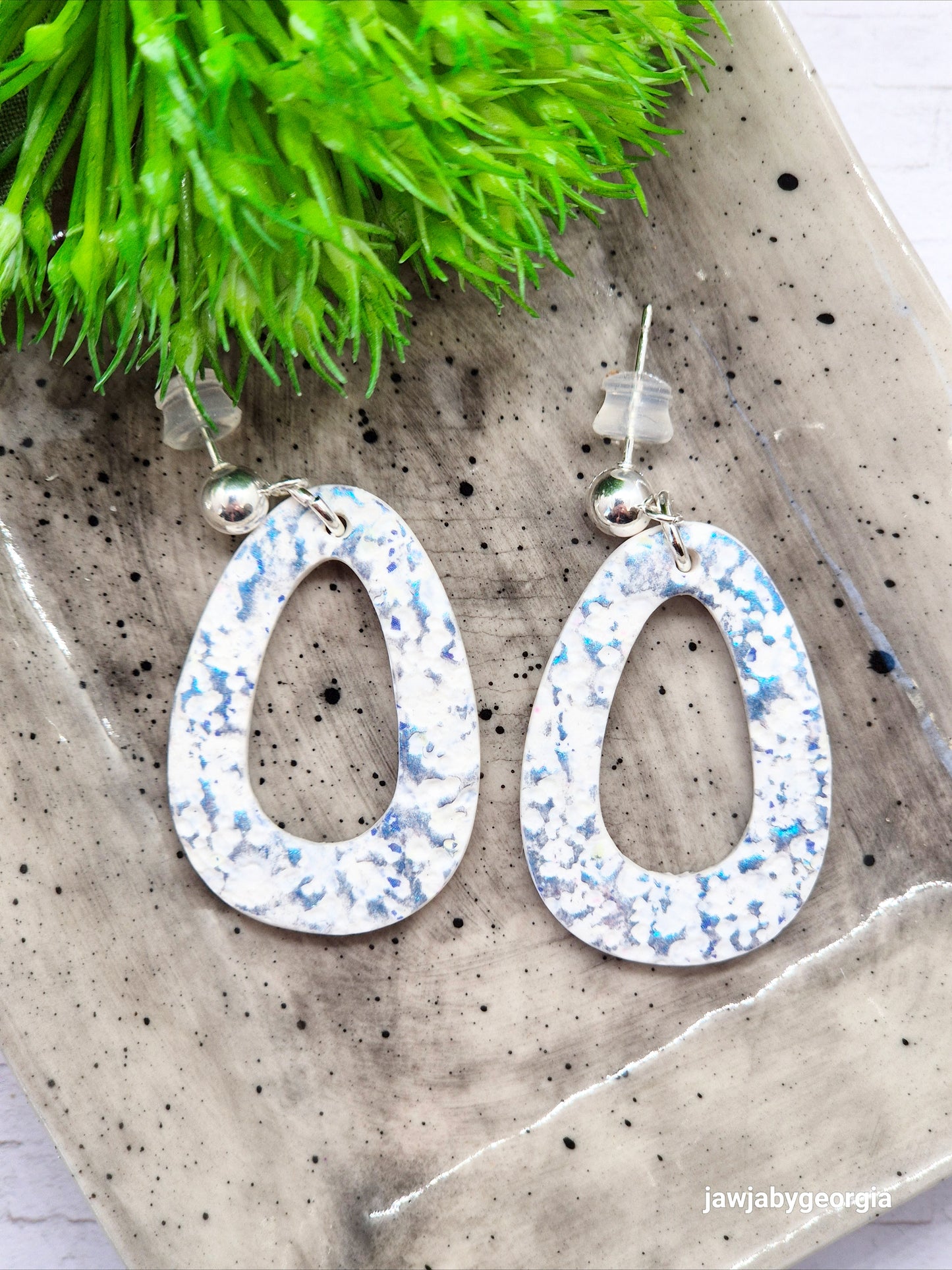WHITE TEXTURED HOOP POLYMER CLAY EARRINGS