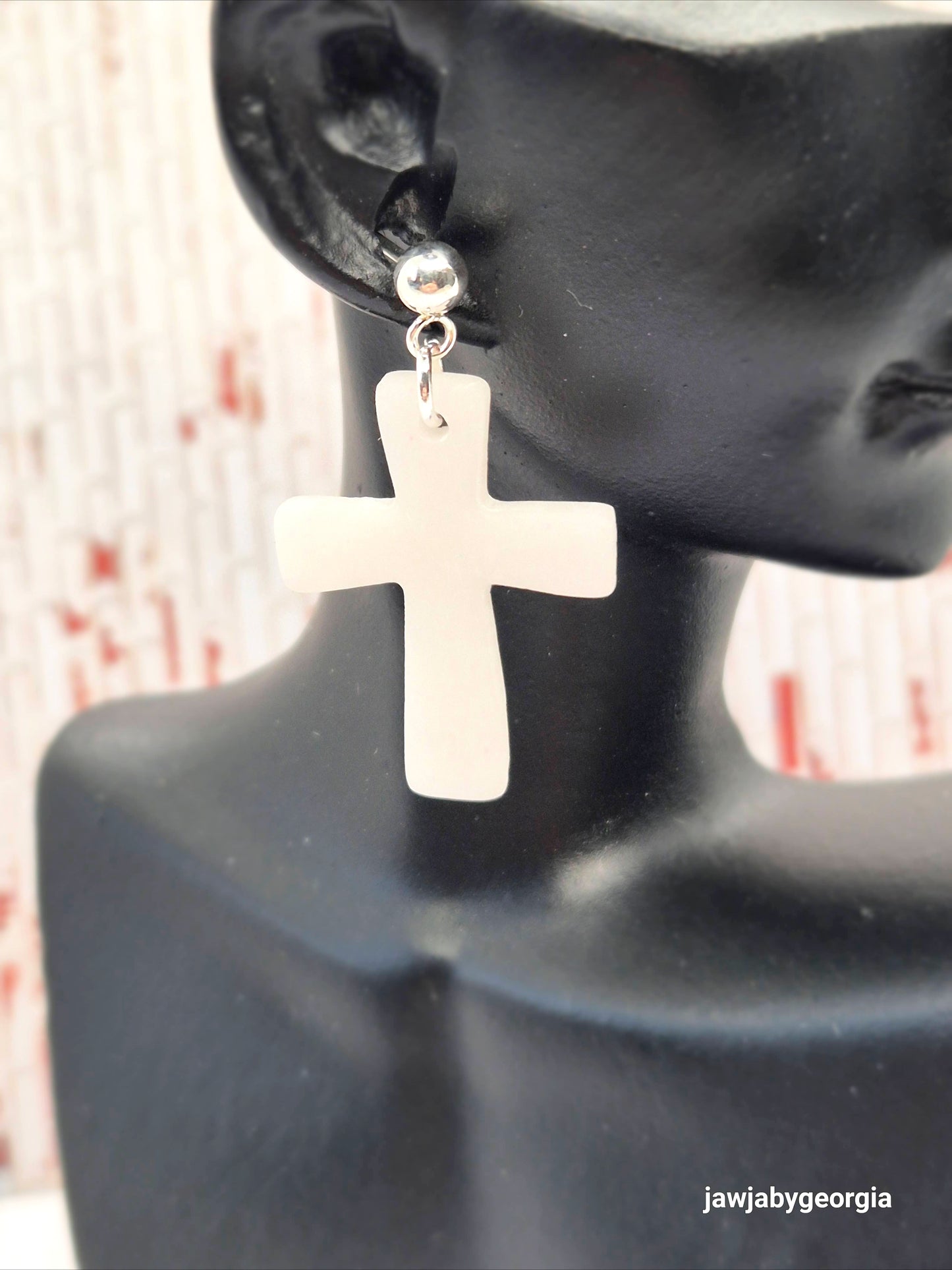 FROSTED WHITE CROSS POLYMER CLAY