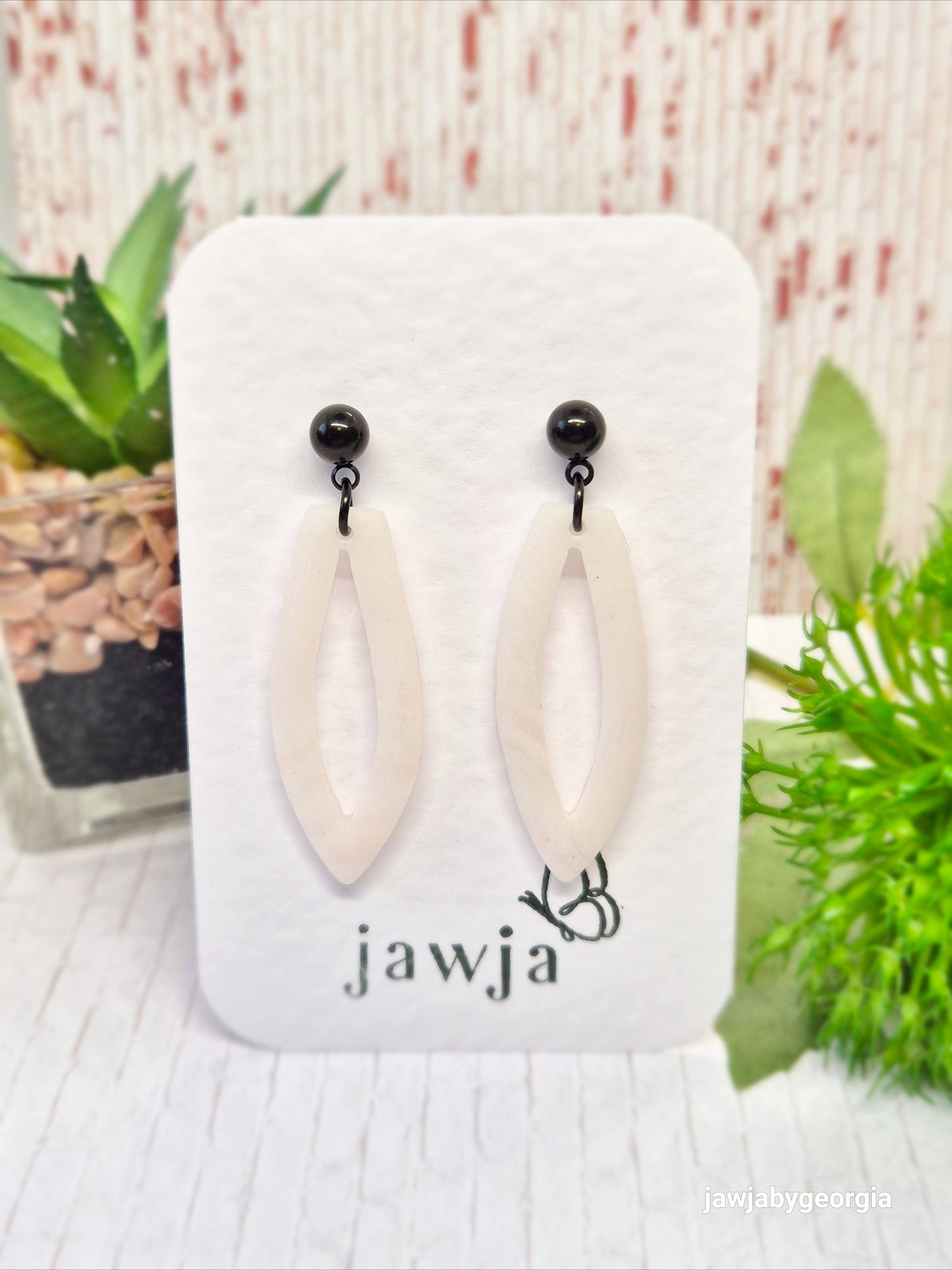 FROSTED WHITE MONOCHROMATIC POLYMER CLAY EARRINGS